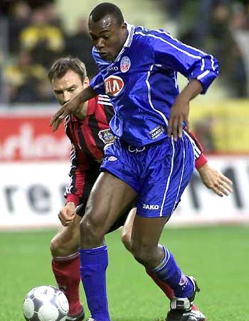 归属于全球 归属于全球